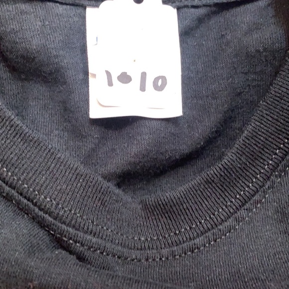 THRIFTED TEE SIZE L - Picture 3 of 3